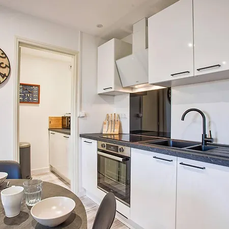 Evasion Lumineuse A Avec Parking, Cuisine Equipee Et Proche Bord De - Fr-1-788-35 *